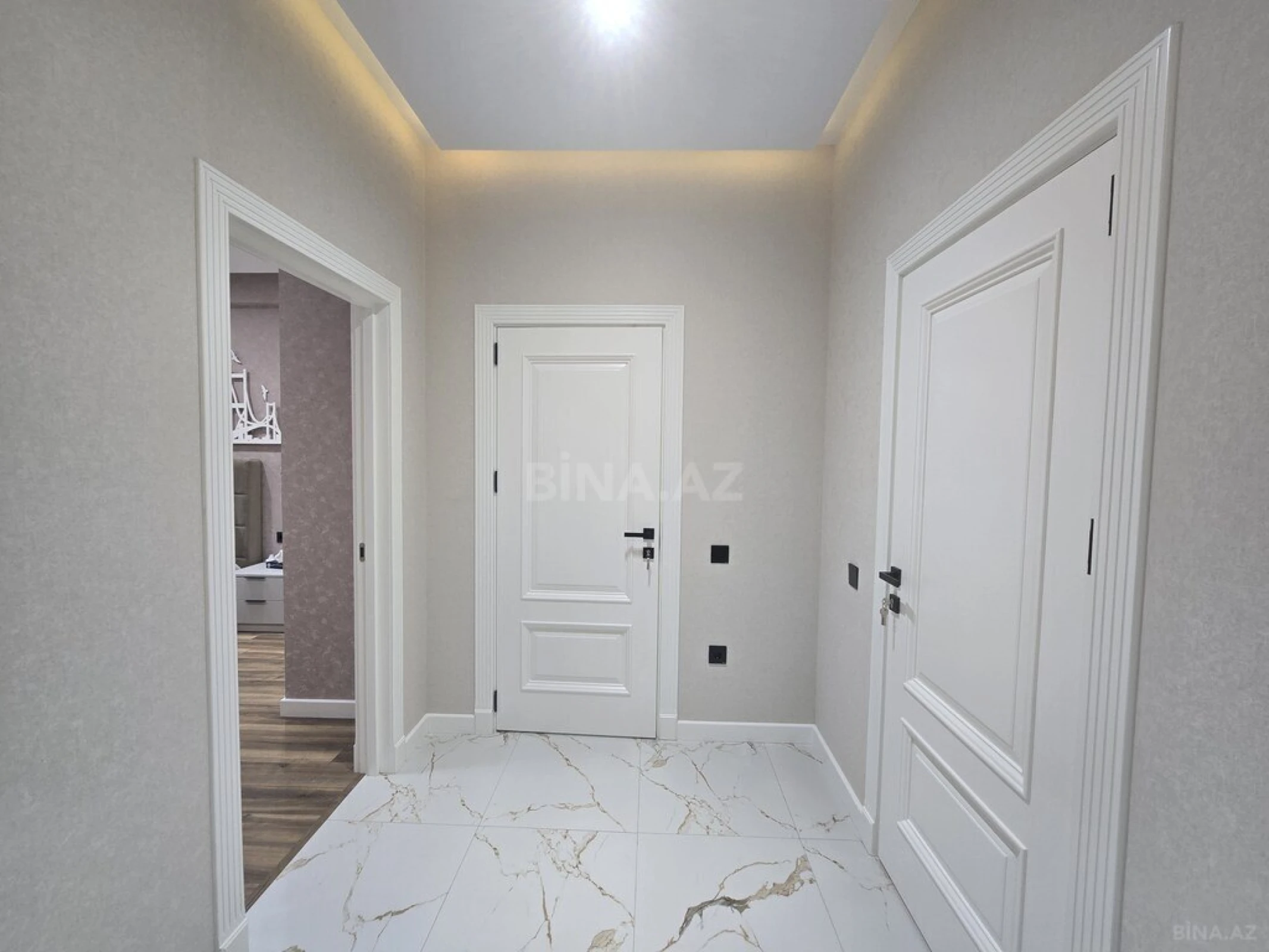 Satılır 2 otaqlı mənzil 84 m²