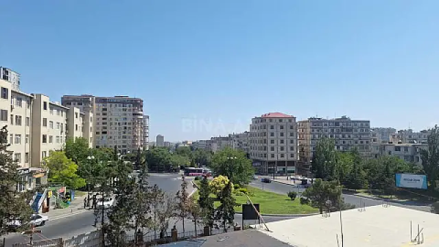 Satılır obyekt 108 m² — Bakı, Memar Əcəmi yanı 108.00 m²