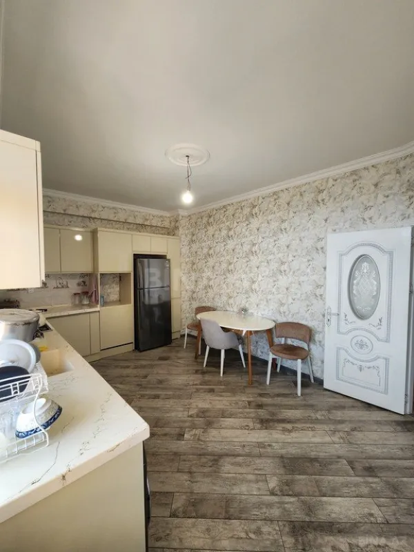 Satılır 2 otaqlı mənzil 93.6 m²