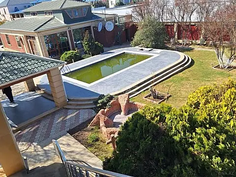 Satılır 8 otaqlı həyət evi 300 m²