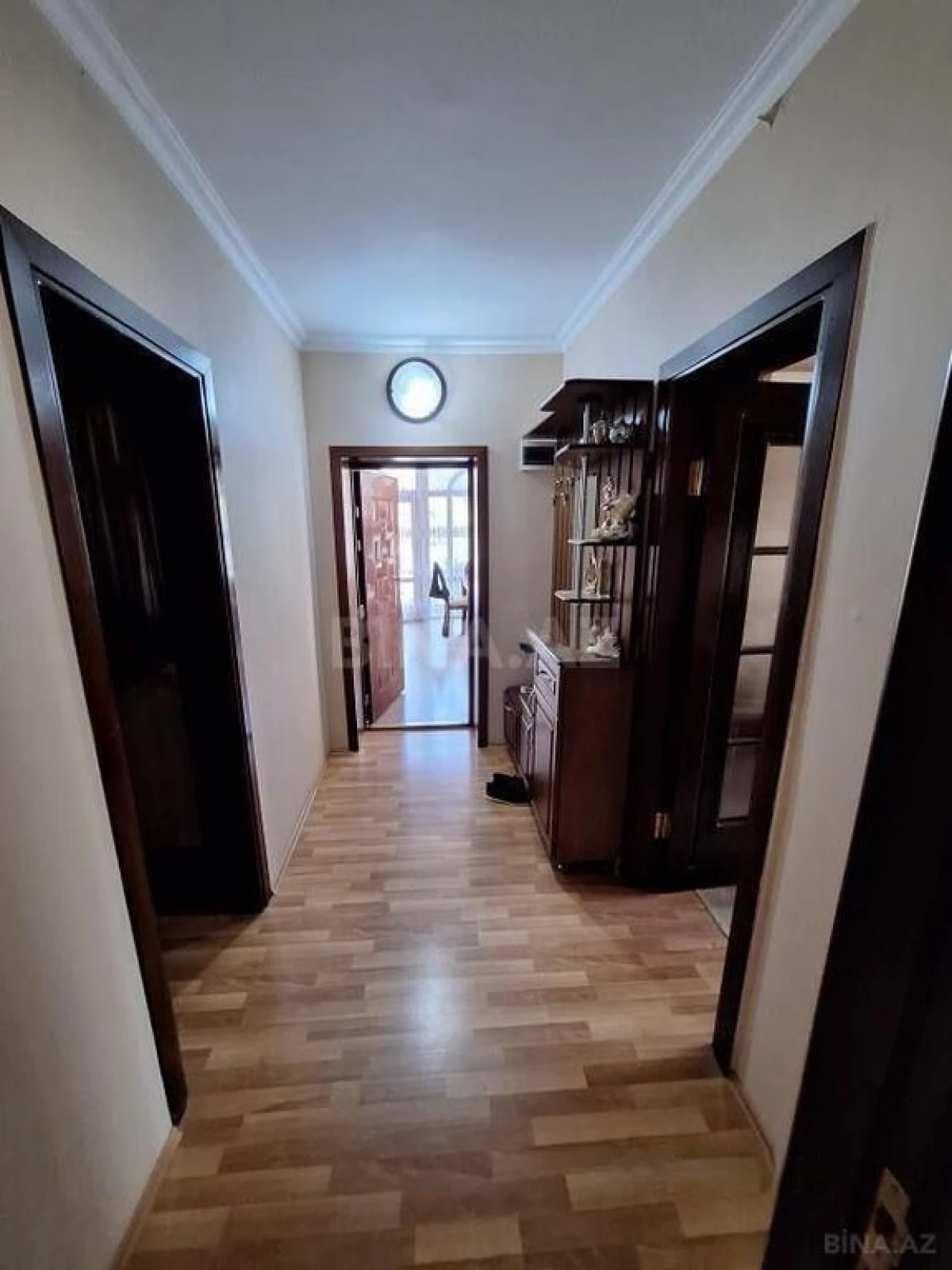 Satılır 8 otaqlı həyət evi 300 m²