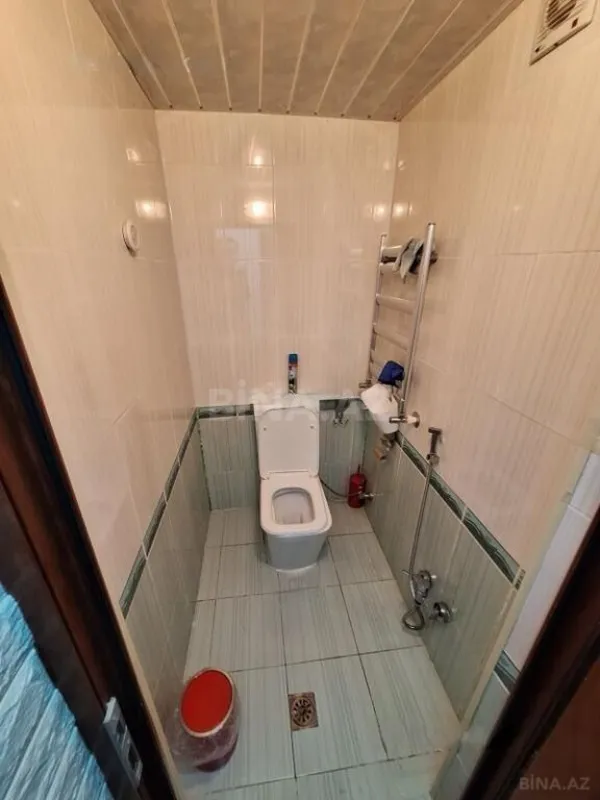 Satılır 8 otaqlı həyət evi 300 m²