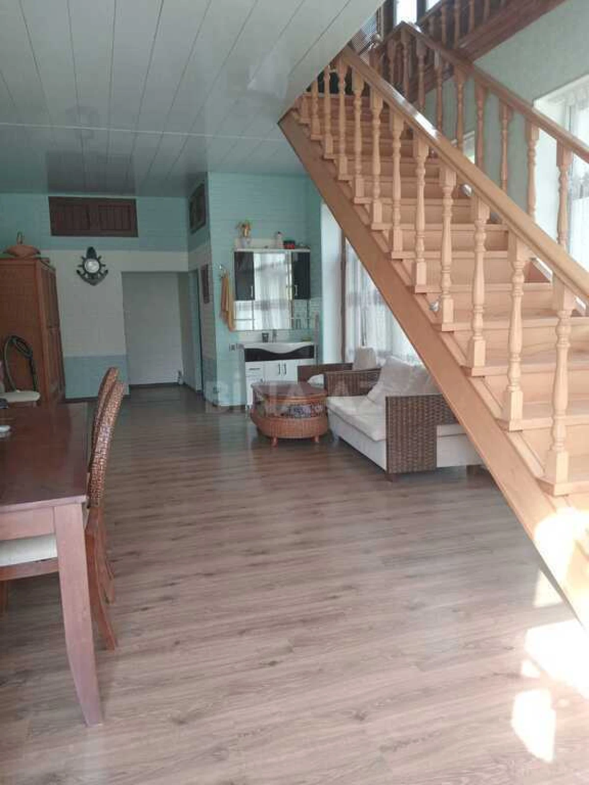 Satılır 8 otaqlı həyət evi 300 m²