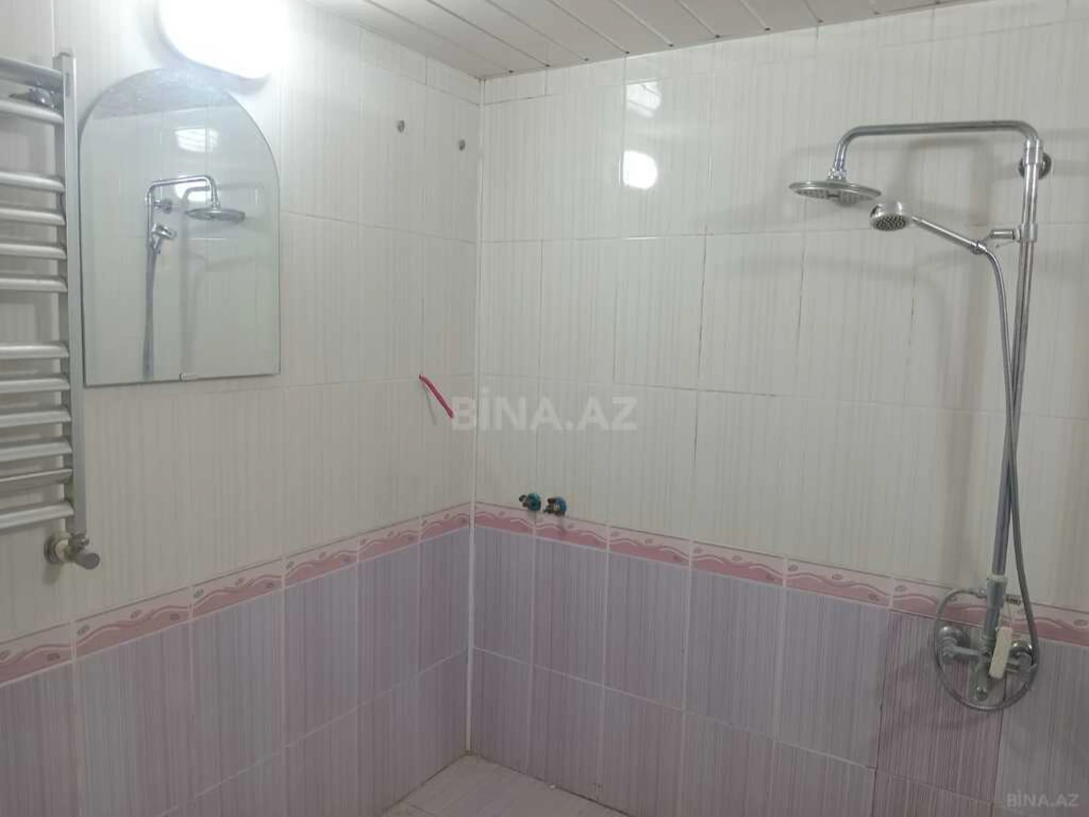 Satılır 8 otaqlı həyət evi 300 m²