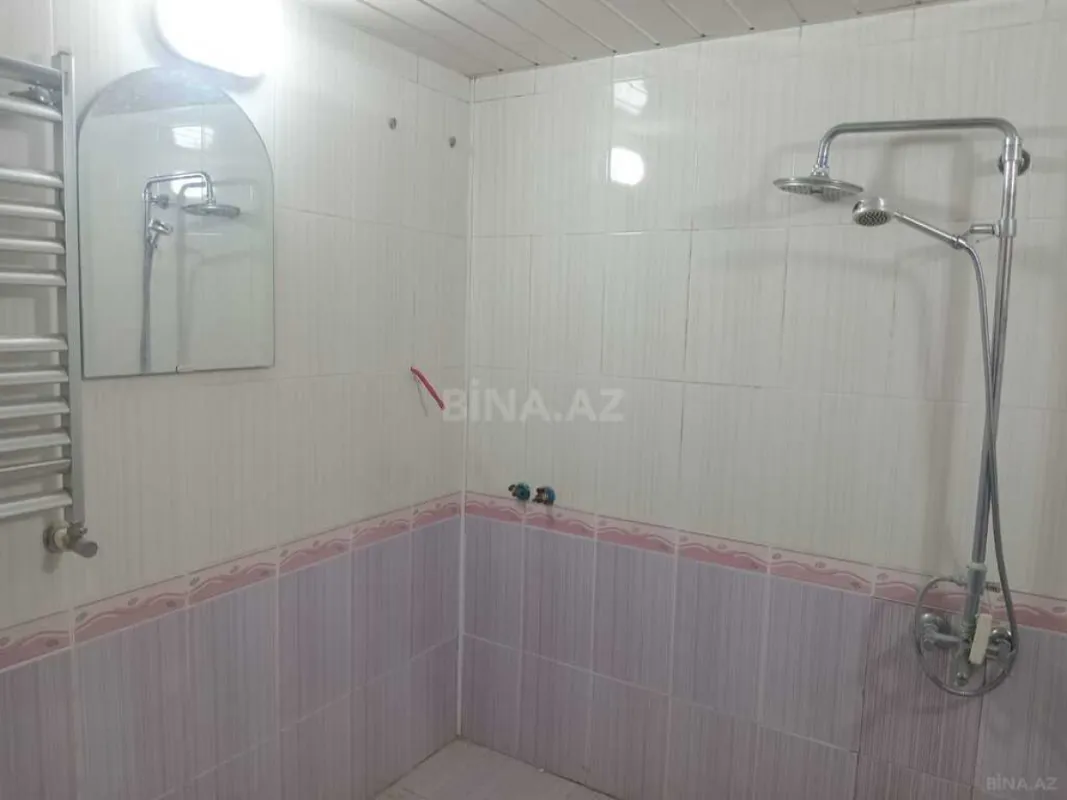 Satılır 8 otaqlı həyət evi 300 m²