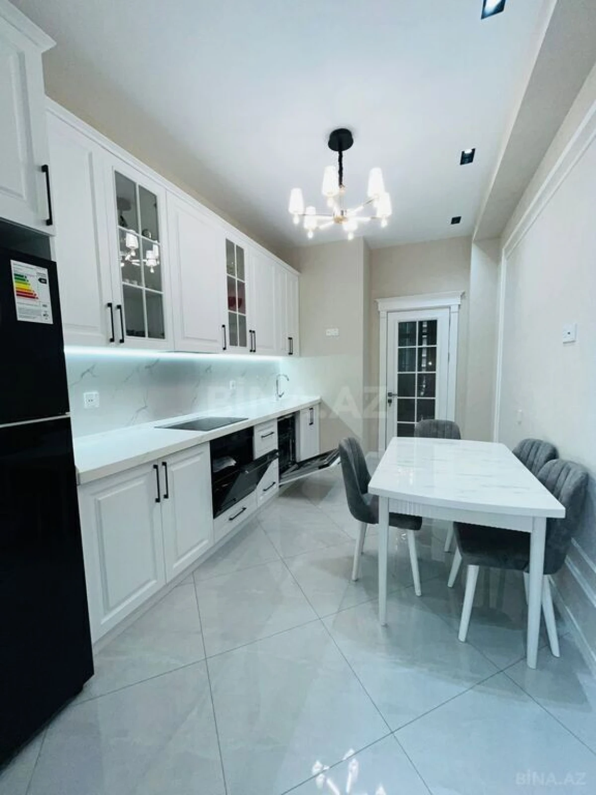 Satılır 2 otaqlı mənzil 85 m²