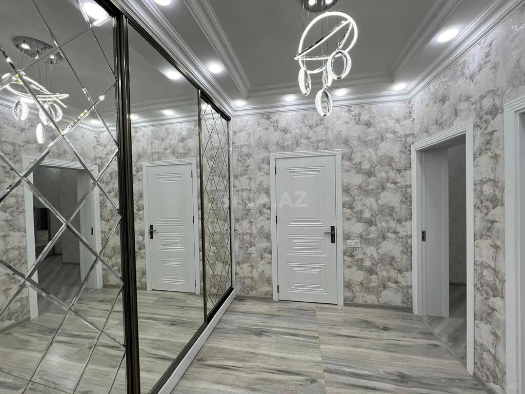 Satılır 2 otaqlı mənzil 64 m²