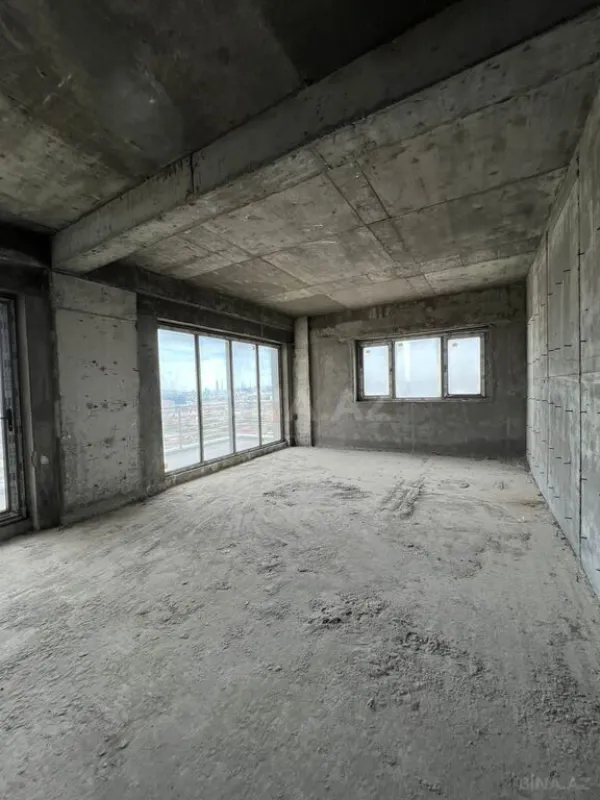 Satılır 3 otaqlı mənzil 163 m²