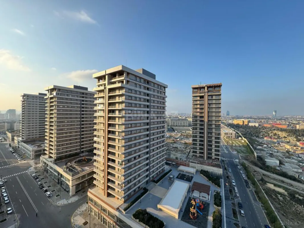 Satılır 3 otaqlı mənzil 163 m²