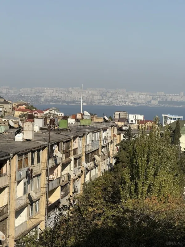 Satılır 3 otaqlı mənzil 82 m²
