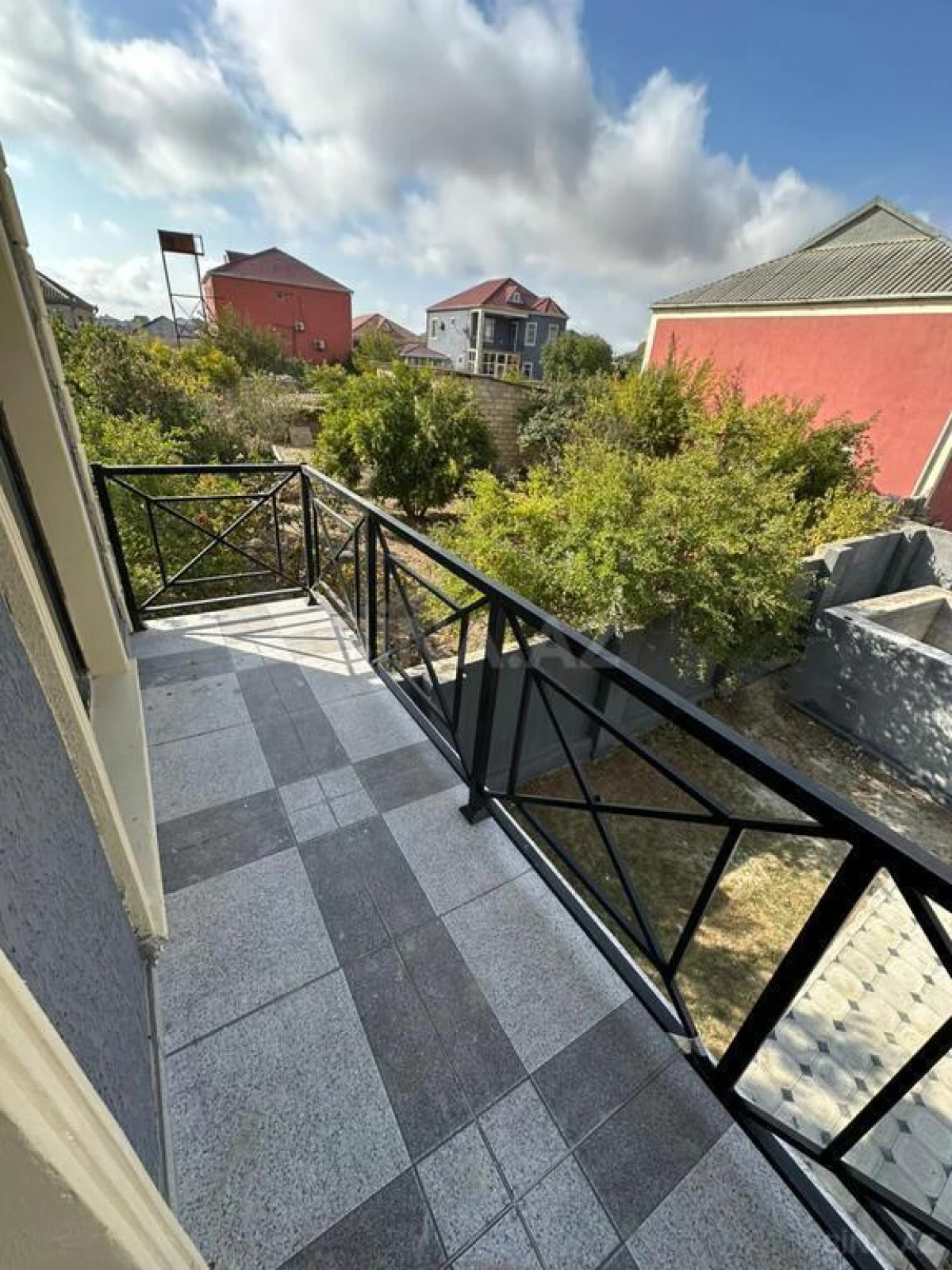 Satılır 4 otaqlı həyət evi 150 m²