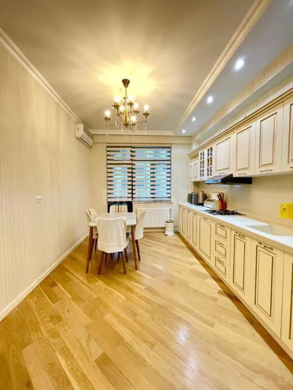 Kirayə verilir 2 otaqlı mənzil 100 m²