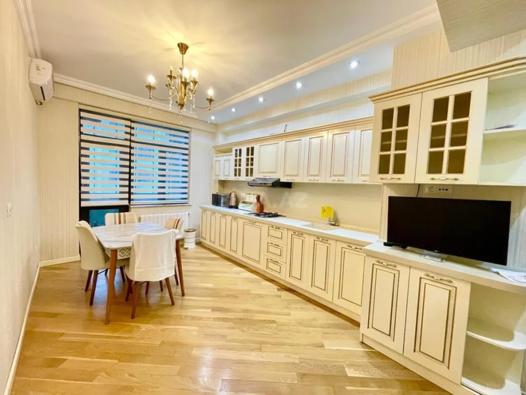 Kirayə verilir 2 otaqlı mənzil 100 m²