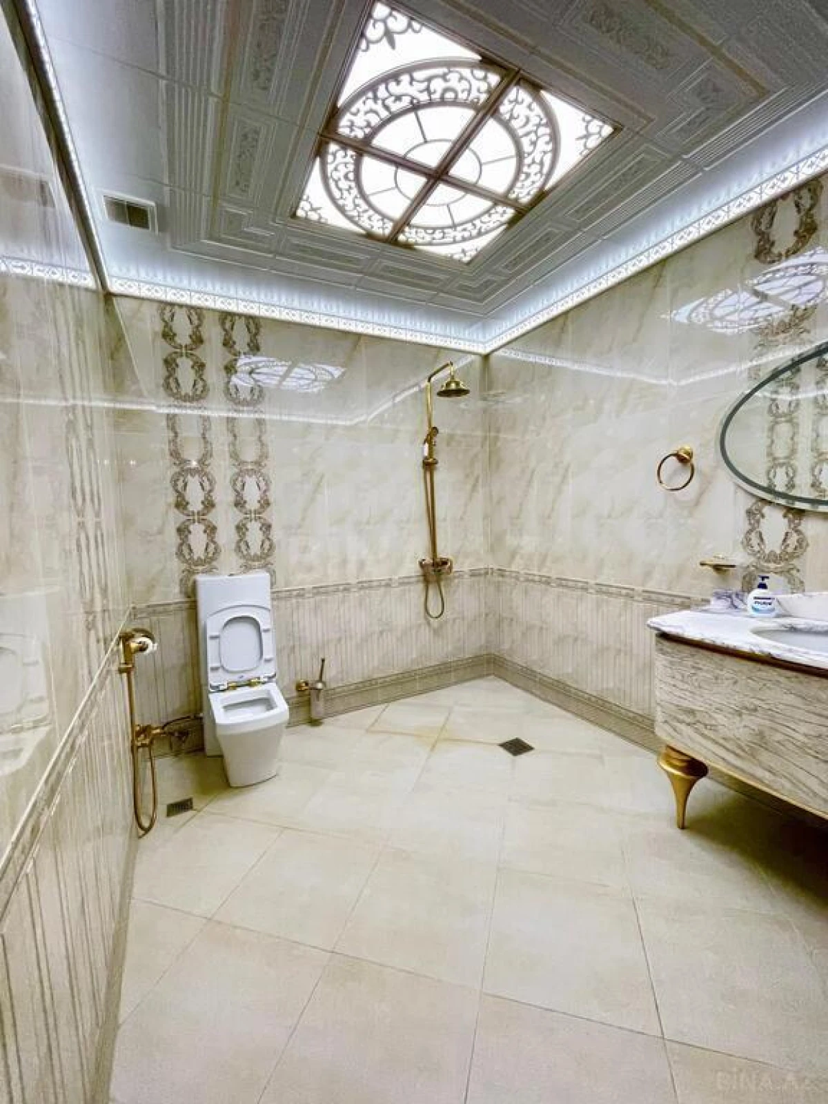 Kirayə verilir 2 otaqlı mənzil 100 m²