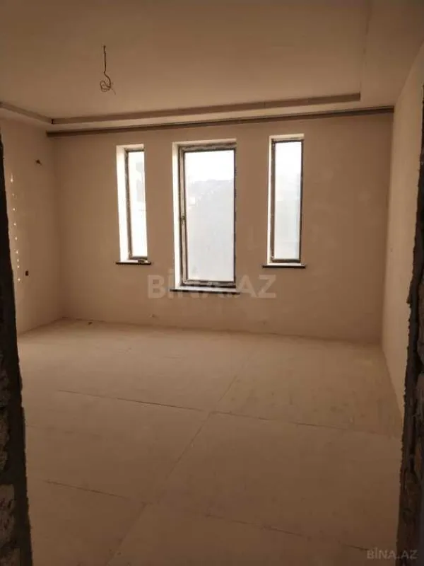 Satılır 7 otaqlı həyət evi 239.3 m²