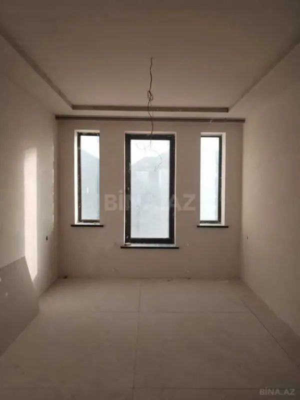 Satılır 7 otaqlı həyət evi 239.3 m²