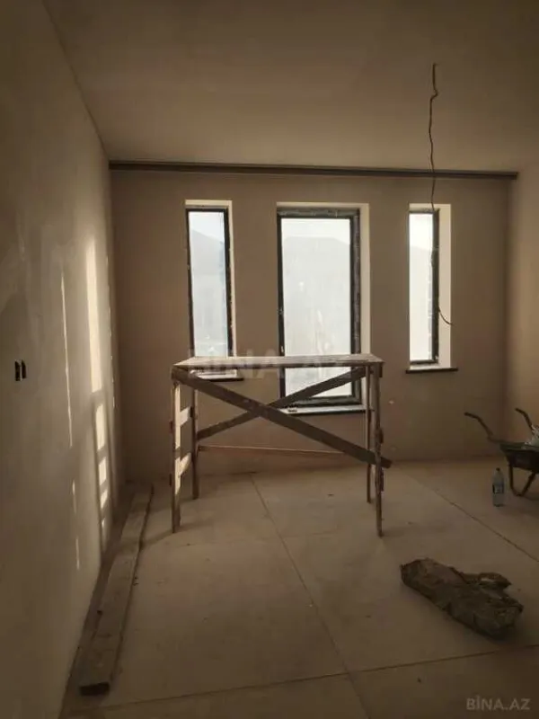 Satılır 7 otaqlı həyət evi 239.3 m²