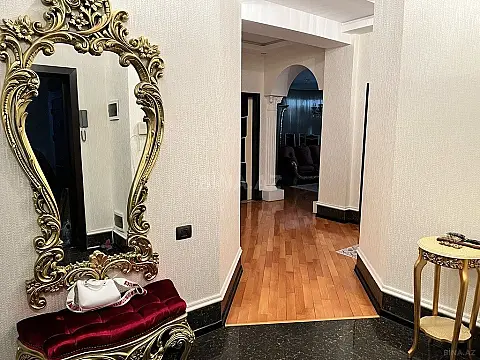 Satılır 3 otaqlı mənzil 130 m²