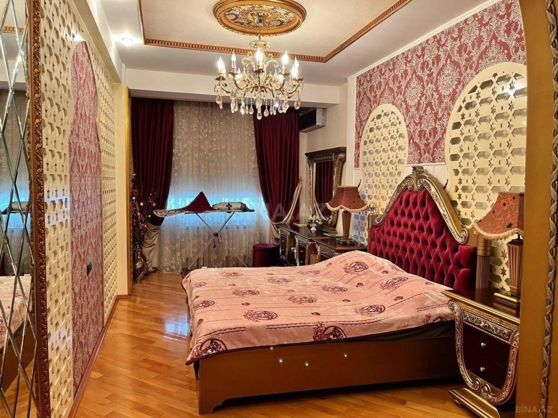 Satılır 3 otaqlı mənzil 130 m²