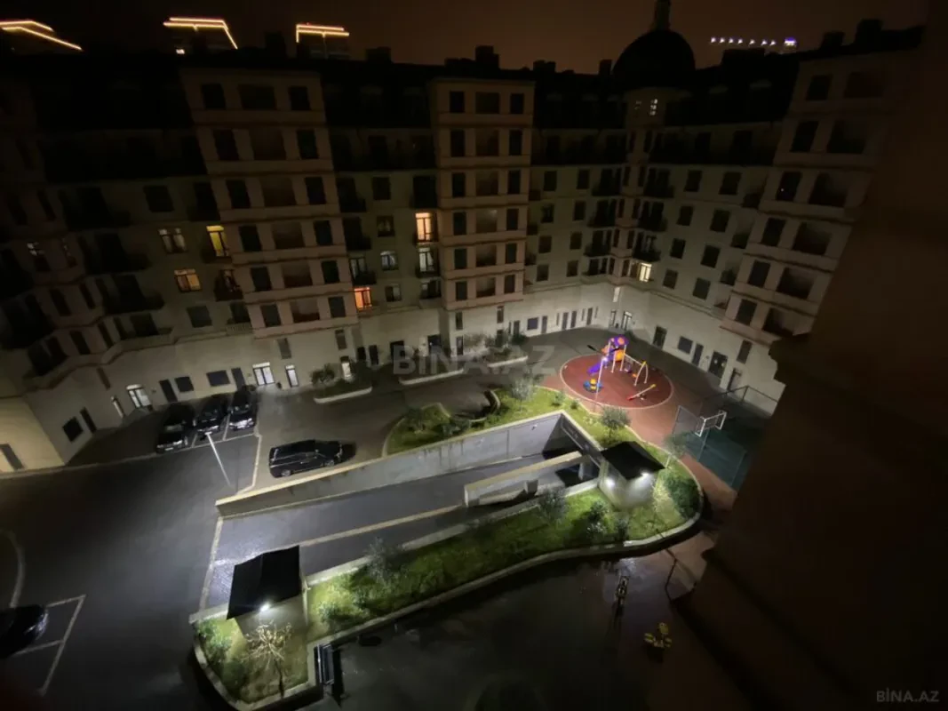 Satılır 3 otaqlı mənzil 127 m²