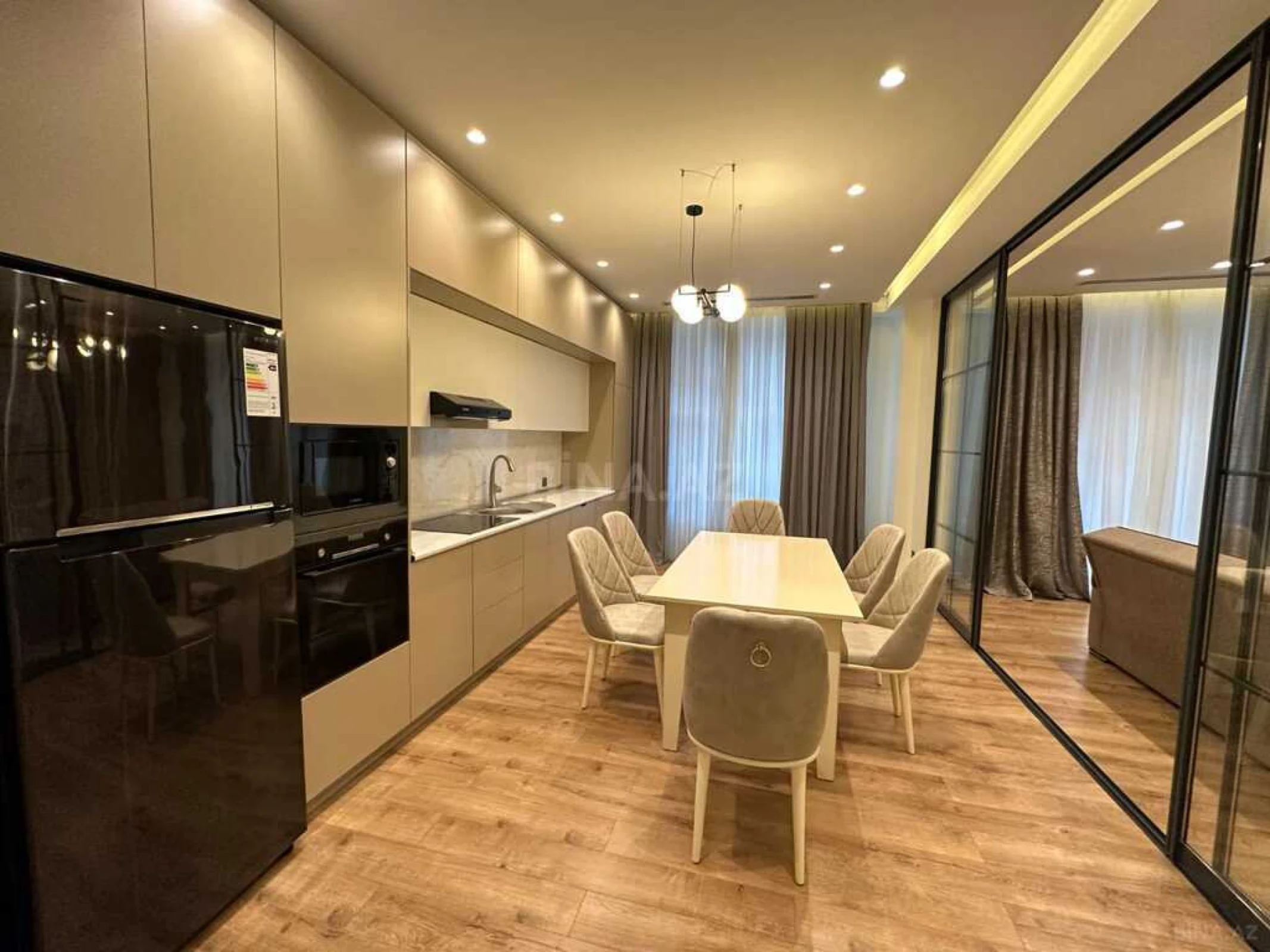 Satılır 3 otaqlı mənzil 127 m²