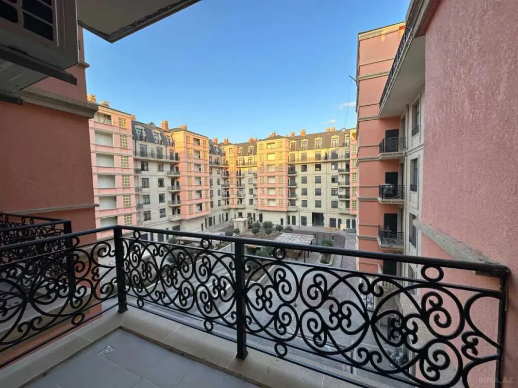 Satılır 3 otaqlı mənzil 127 m²