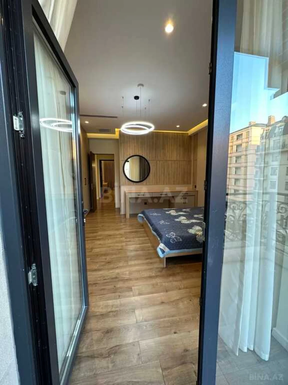Satılır 3 otaqlı mənzil 127 m²