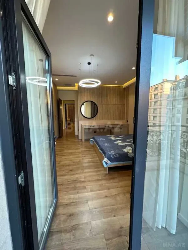 Satılır 3 otaqlı mənzil 127 m²