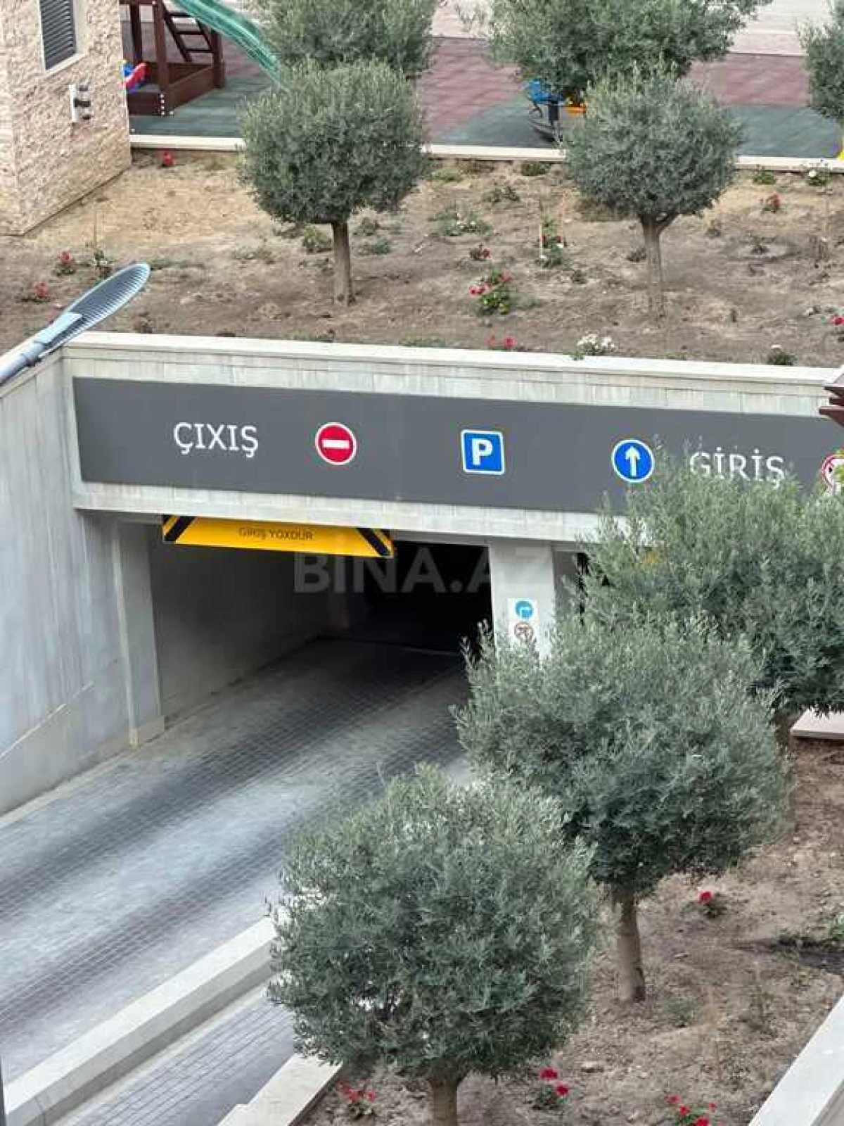 Satılır 3 otaqlı mənzil 127 m²