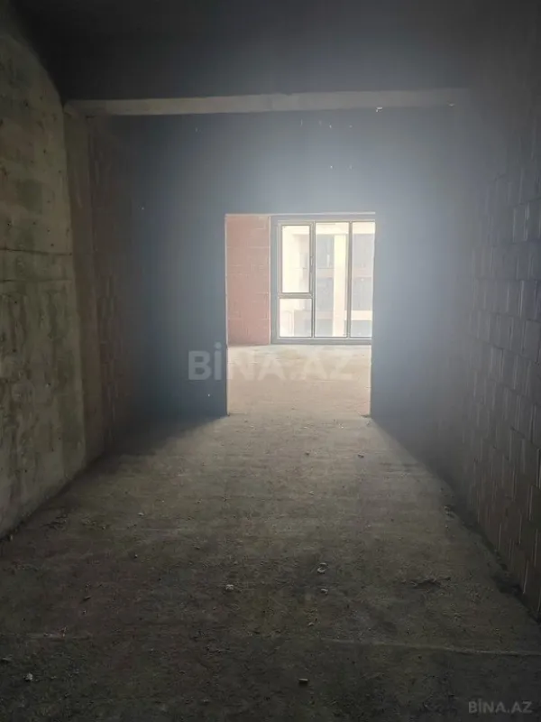 Satılır 4 otaqlı mənzil 173 m²