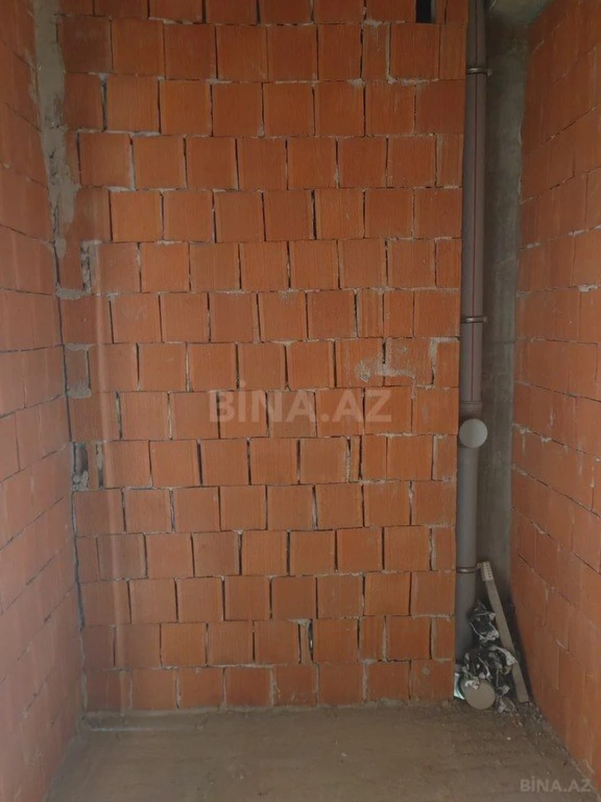 Satılır 4 otaqlı mənzil 173 m²