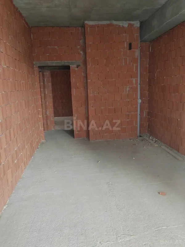 Satılır 4 otaqlı mənzil 173 m²