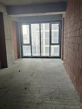 Satılır 4 otaqlı mənzil 173 m²