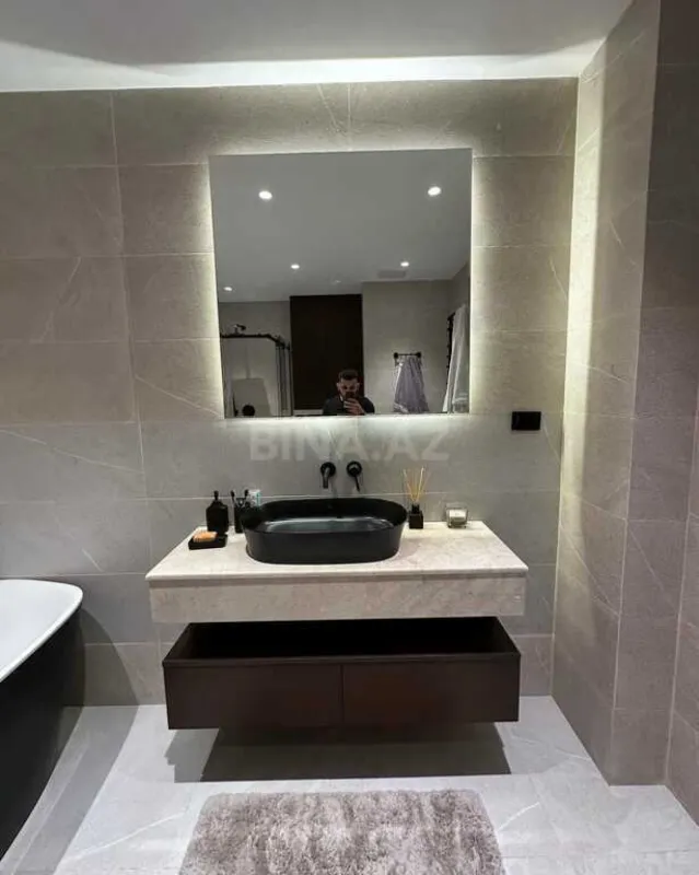 Kirayə verilir 2 otaqlı mənzil 92 m²