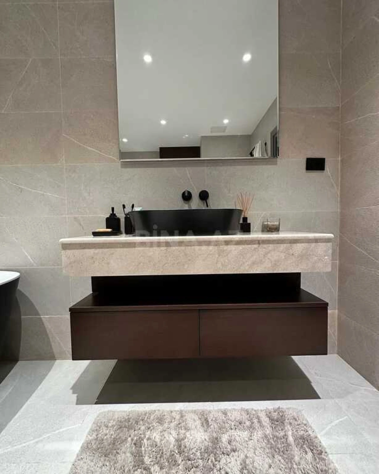 Kirayə verilir 2 otaqlı mənzil 92 m²