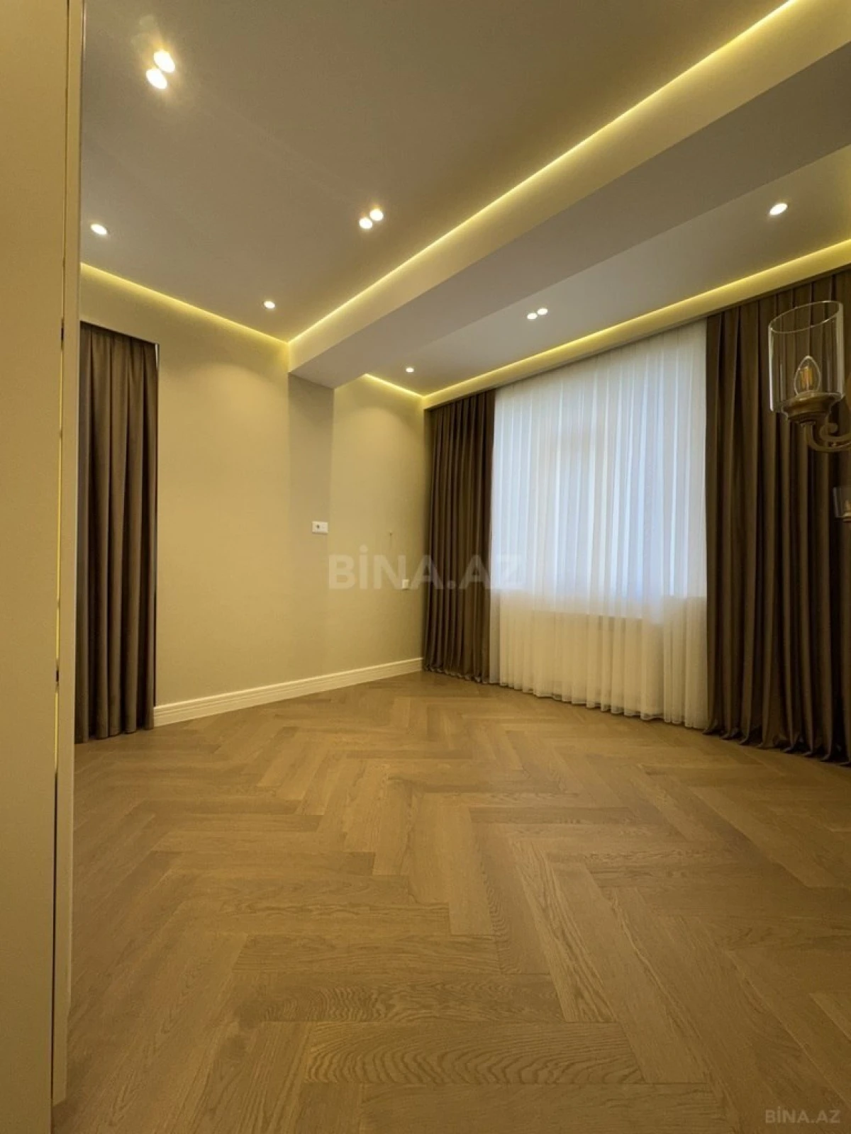 Satılır 3 otaqlı mənzil 87 m²