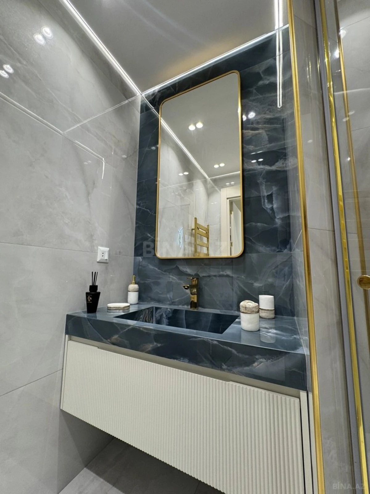 Satılır 3 otaqlı mənzil 87 m²