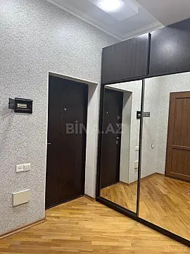 Kirayə verilir 2 otaqlı mənzil 65 m²