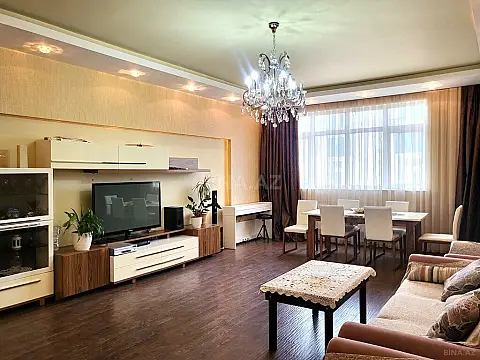Satılır 4 otaqlı mənzil 180 m² — Bakı, Nizami 4 otaq 180.00 m²