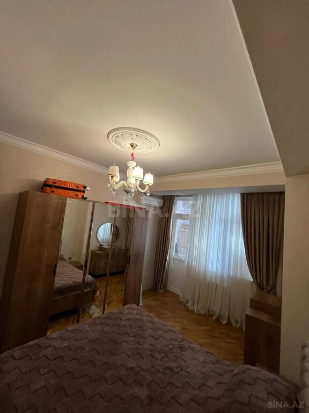 Satılır 3 otaqlı mənzil 98 m²