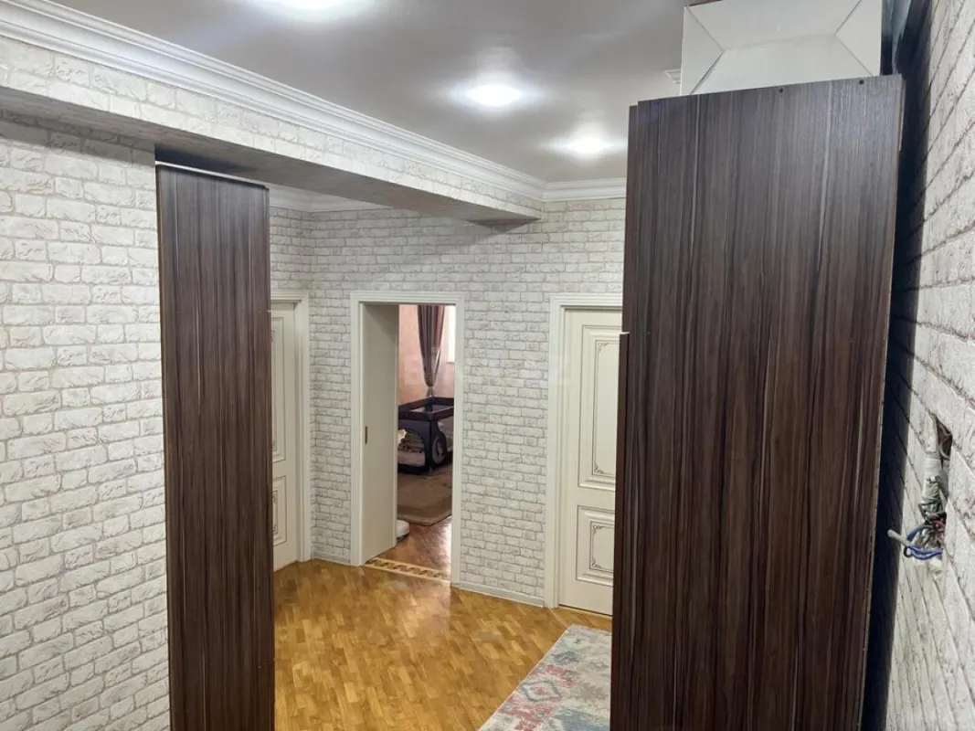 Satılır 3 otaqlı mənzil 98 m²