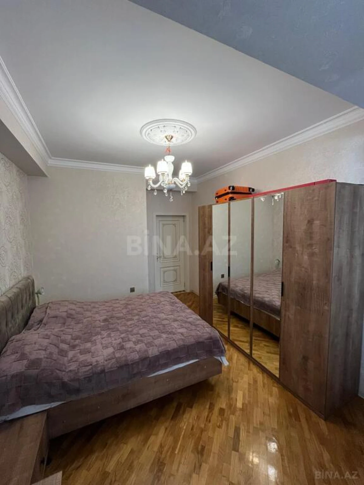 Satılır 3 otaqlı mənzil 98 m²