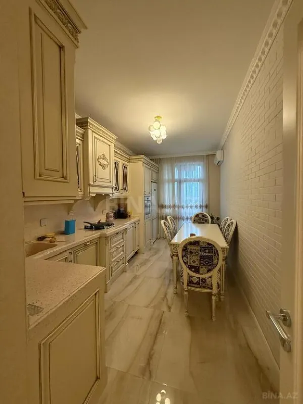 Satılır 3 otaqlı mənzil 125 m²