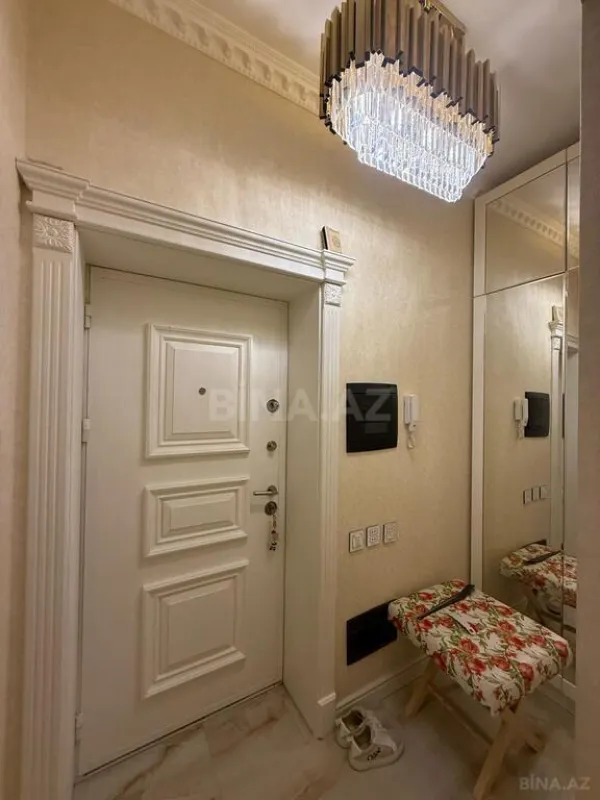 Satılır 3 otaqlı mənzil 125 m²