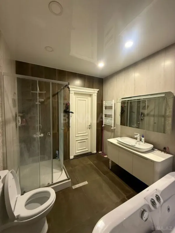 Satılır 3 otaqlı mənzil 125 m²