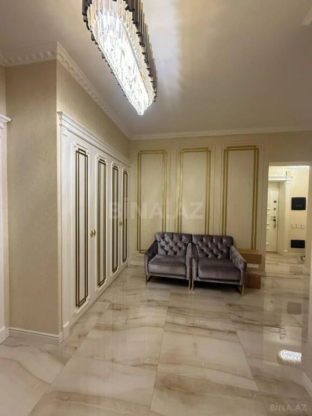 Satılır 3 otaqlı mənzil 125 m²