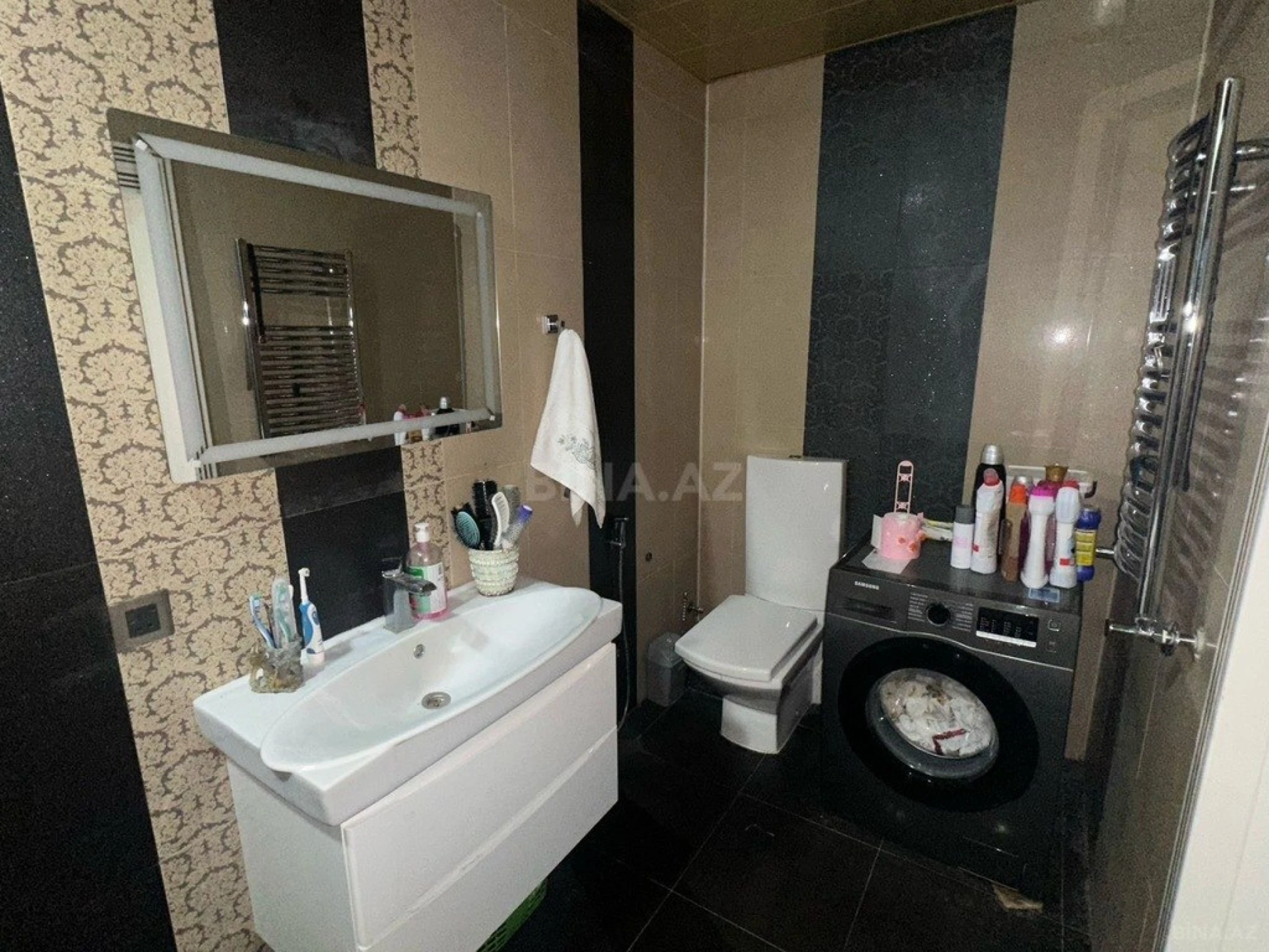 Satılır 3 otaqlı mənzil 140 m²