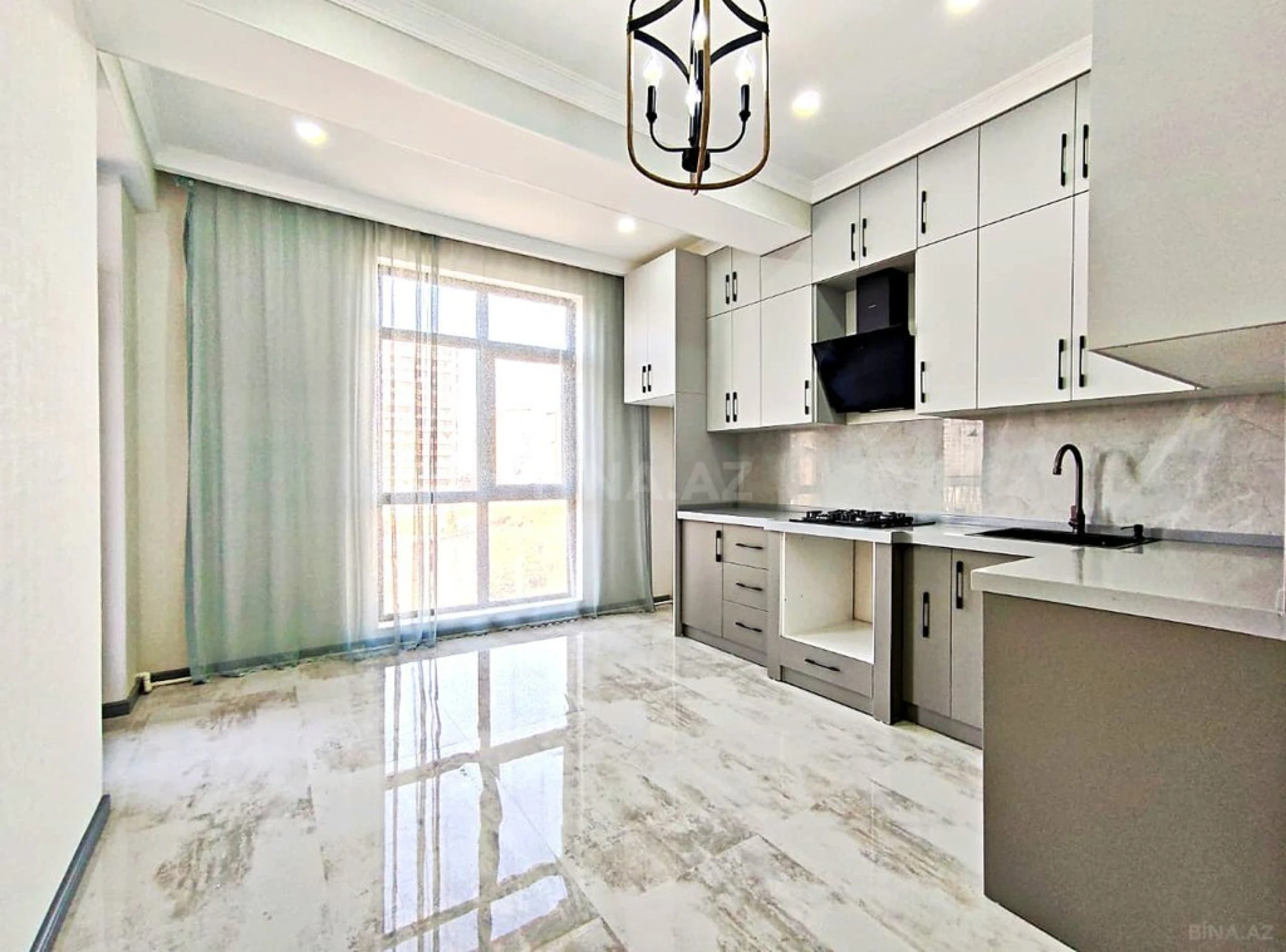 Satılır 2 otaqlı mənzil 84.7 m²