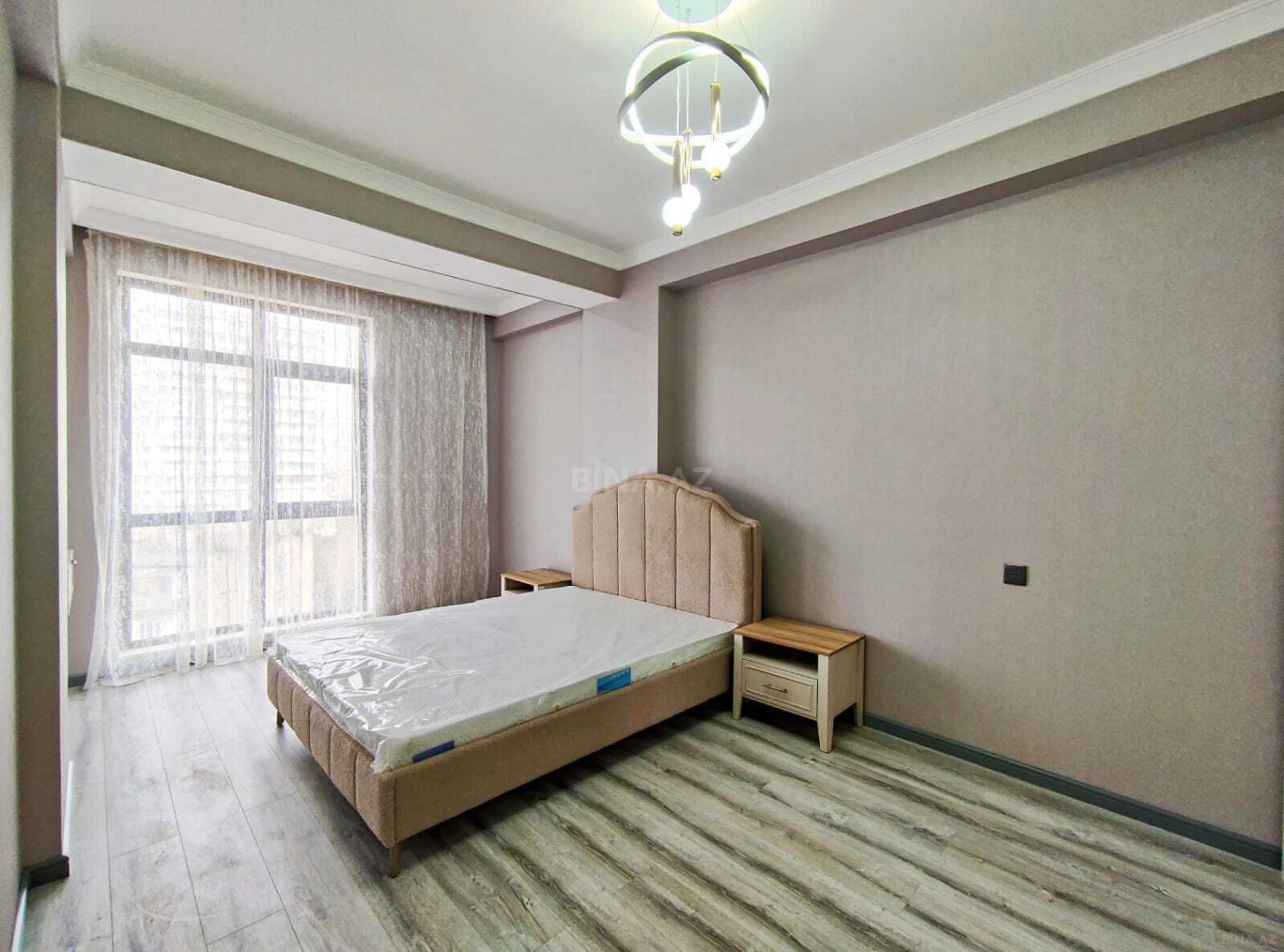 Satılır 2 otaqlı mənzil 84.7 m²