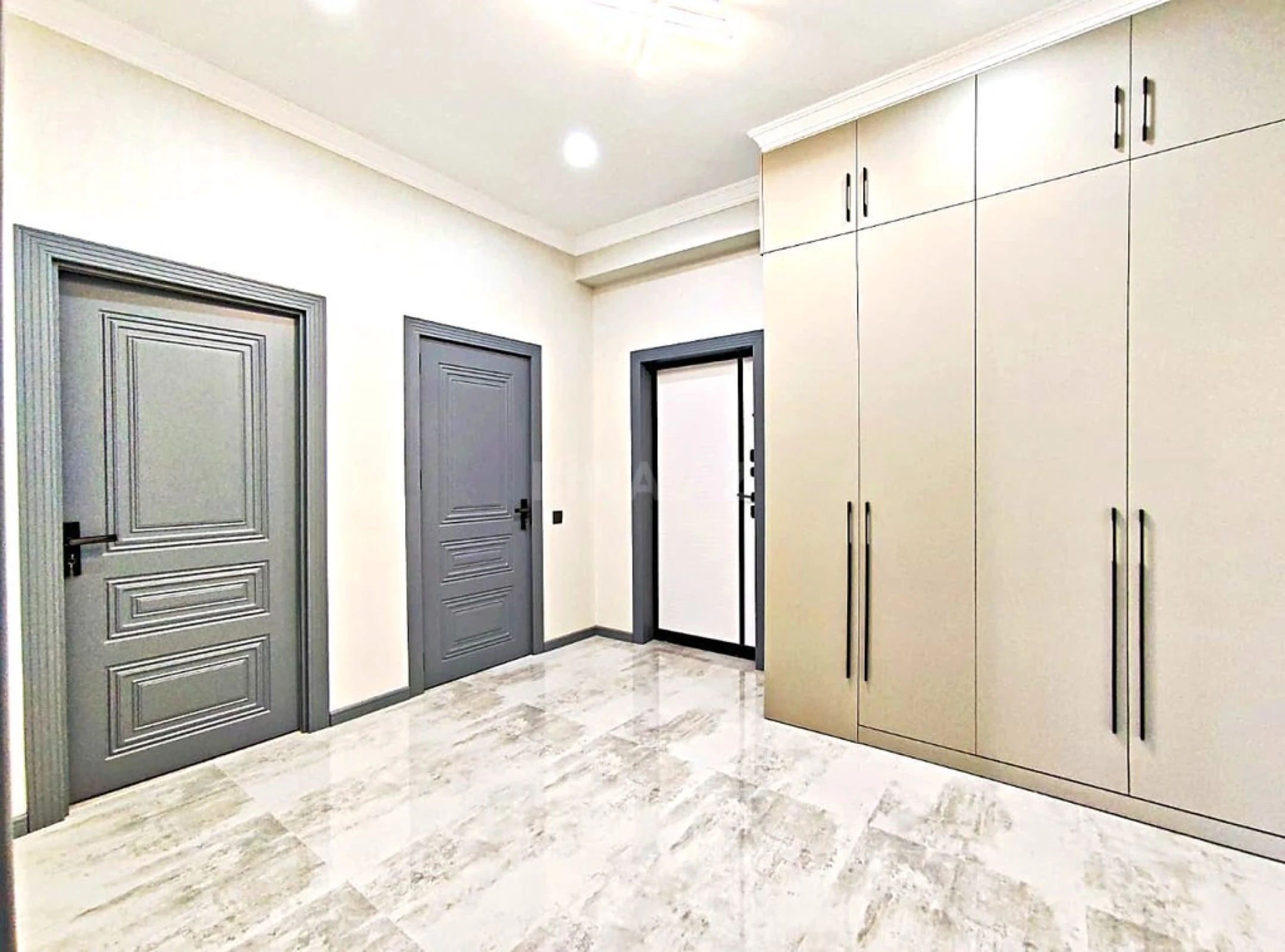 Satılır 2 otaqlı mənzil 84.7 m²
